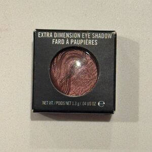 MAC Cosmetics Extra Dimension Eye Shadow